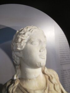 Κεφαλή αγάλματος κόρης, 2ος αιώνας μ.Χ.