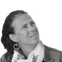 ΕΛΕΝΑ ΝΤΑΚΟΥΛΑ